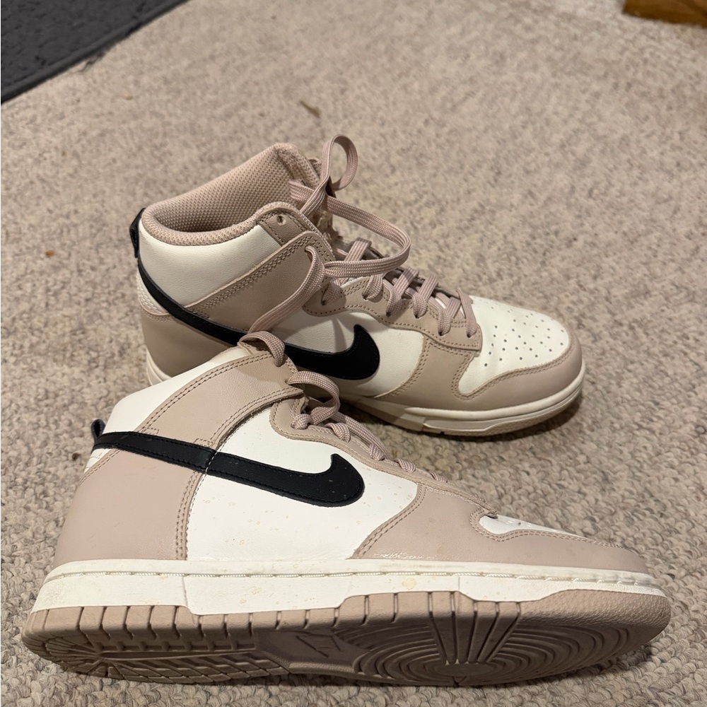 Nike Dunk High Fossil Stone Black Sail Women’s Size 7 DD1869-200